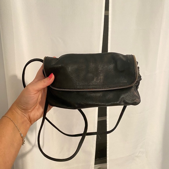 Adorable black leather shoulder bag from Paris - Picture 2 of 6